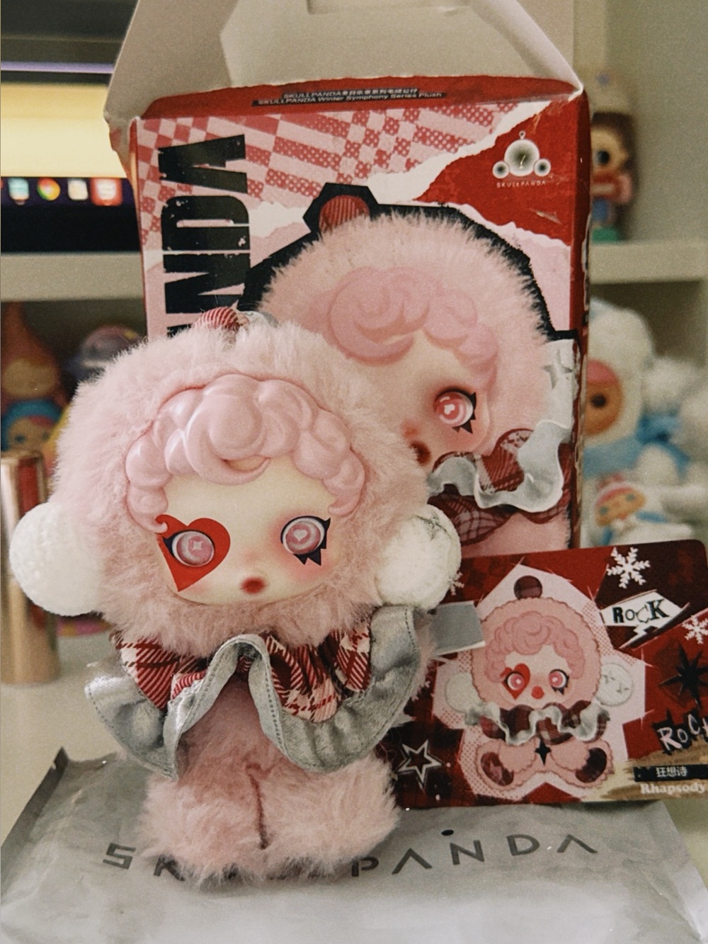 Pop Mart Skullpanda Winter Symphony Plush pendant - Rhapsody
